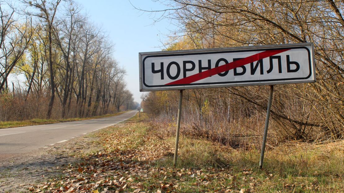 Salida del pueblo de Chernobyl, Ucrania, en sentido sur.