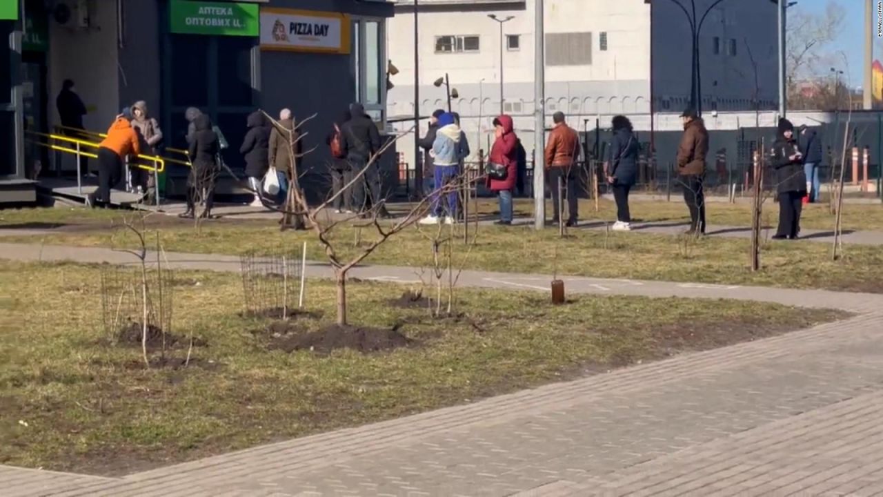 CNNE 1161205 - levantan toque de queda en kyiv