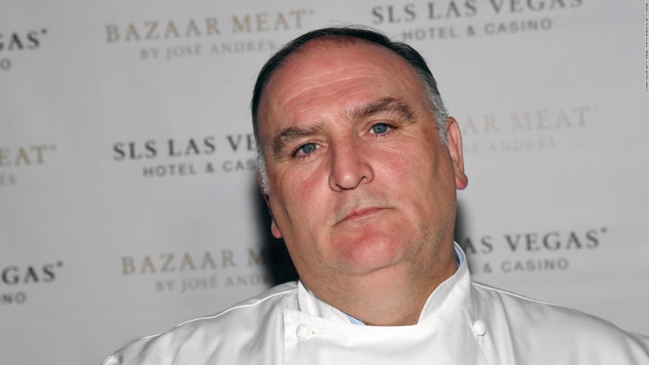 CNNE 1162527 - chef jose andres reparte comida a personas que huyen de ucrania