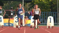 CNNE 1162777 - conoce al abuelo que gano una medalla de oro en atletismo