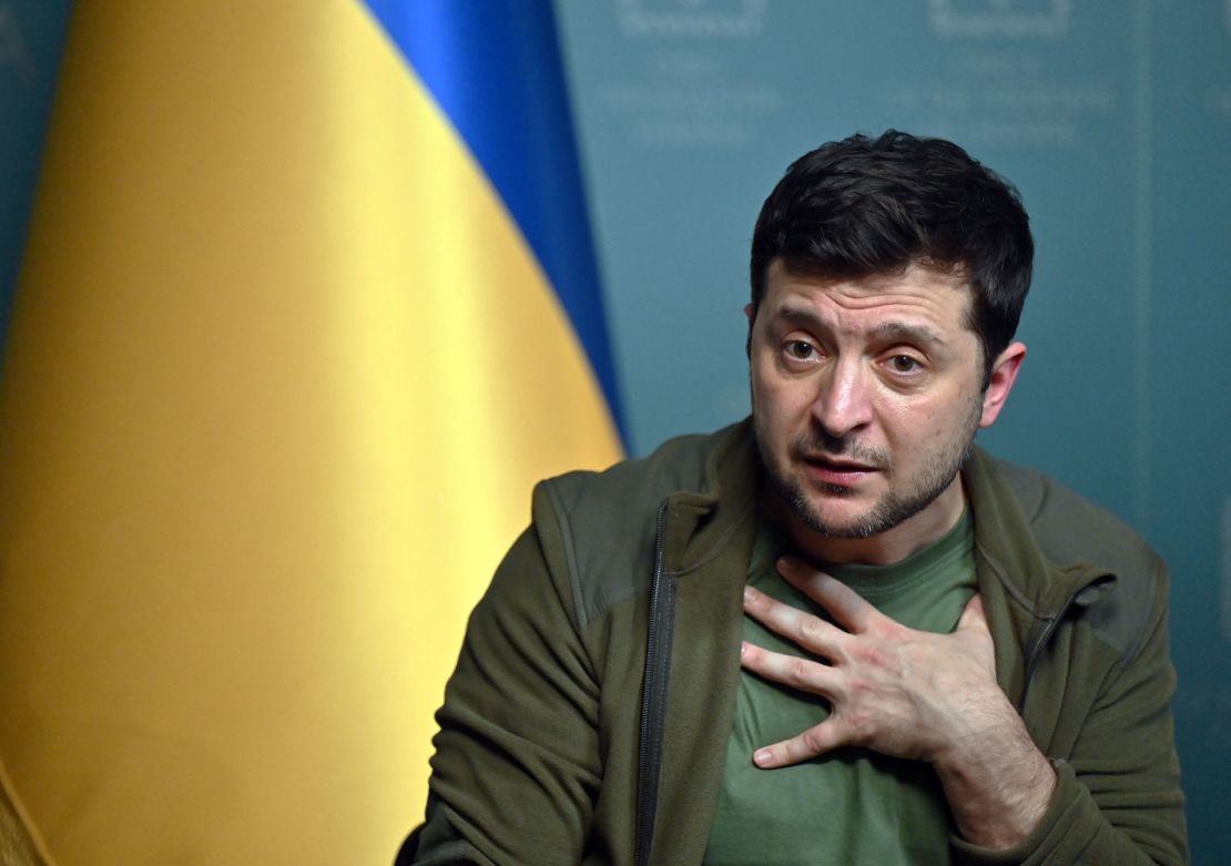 El presidente ucraniano Volodymyr Zelensky habla durante una rueda de prensa en Kyiv, Ucrania, el 3 de marzo.