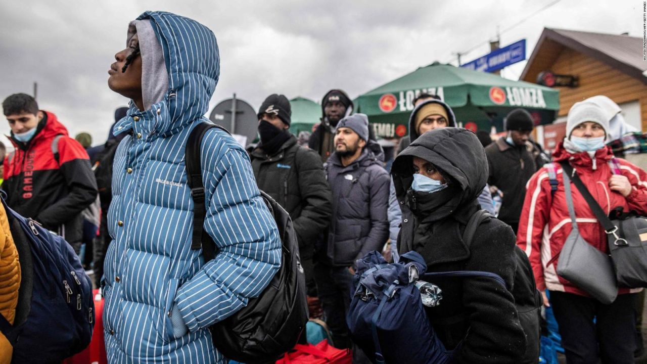 CNNE 1164399 - polonia recibe a la mayoria de los refugiados de ucrania