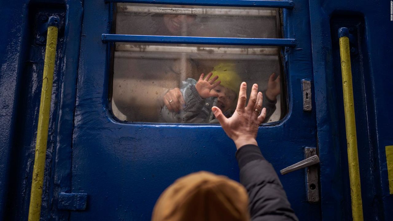 CNNE 1165477 - imagenes reflejan la situacion humanitaria en ucrania