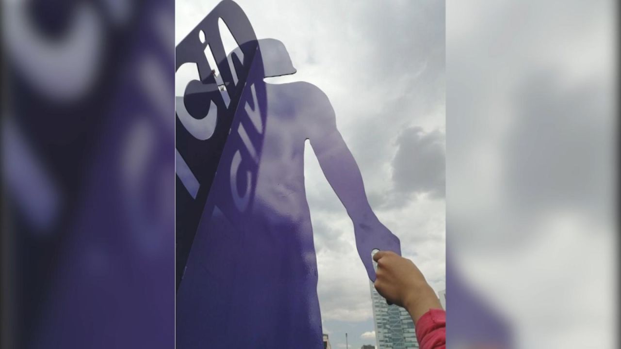 CNNE 1165518 - asi luce el antimonumento de mexico que reivindica la lucha de las mujeres contra la violencia