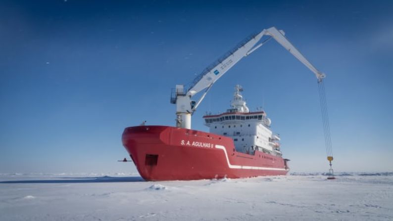 Un siglo después: la misión, llamada acertadamente Endurance22, se dirigió al mar de Weddell desde Ciudad del Cabo a bordo del buque S.A. Agulhas II. Crédito: Falklands Maritime Heritage Trust y Nick Birtwistle