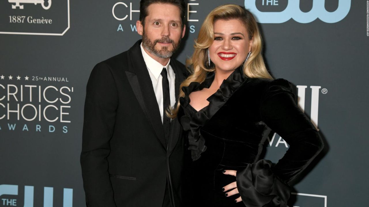 CNNE 1167290 - kelly clarkson llega a acuerdo de manutencion con su exesposo