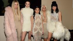 CNNE 1167301 - khloe kardashian habla del salario que gan​a en "the kardashians"