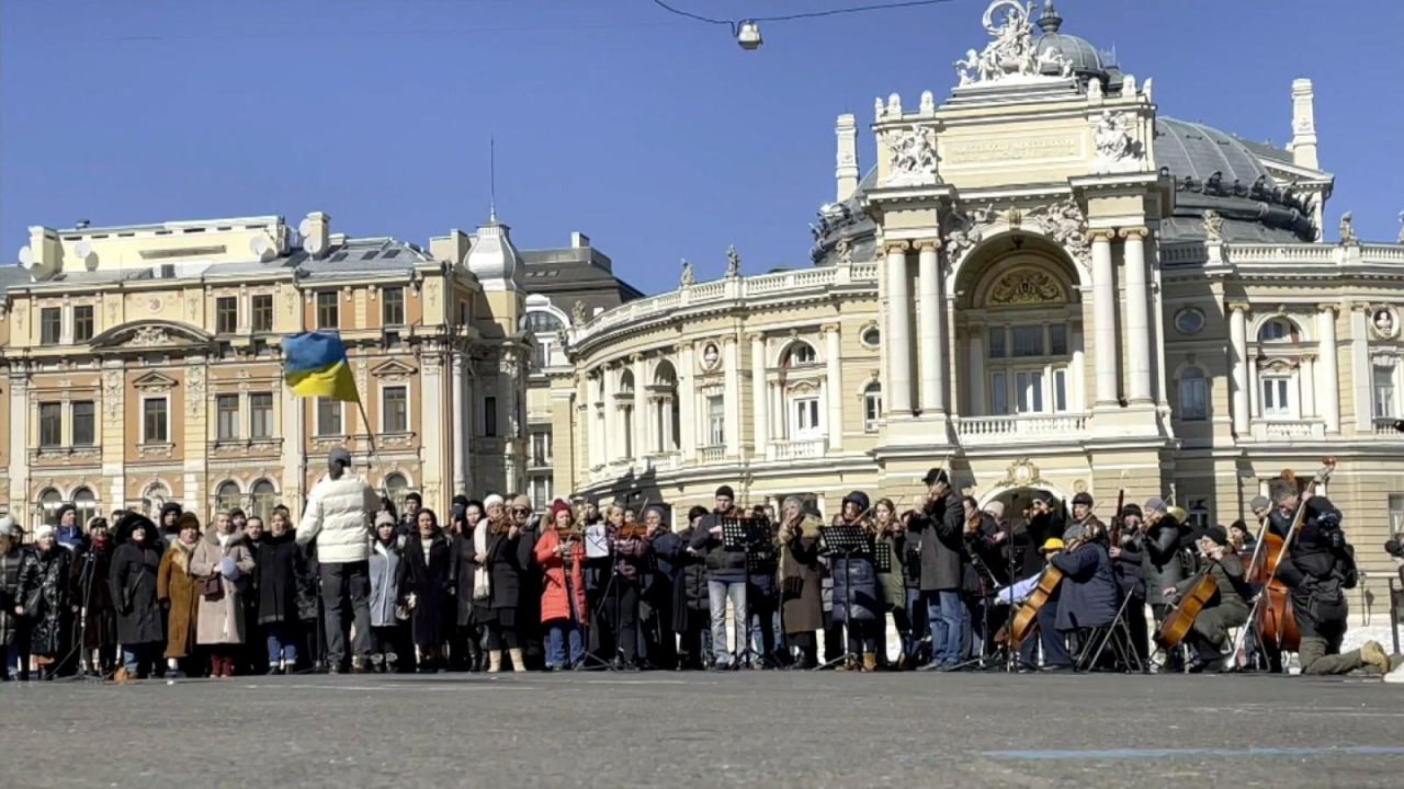 CNNE 1169027 - 'va, pensiero', himno del exilio, suena en ucrania