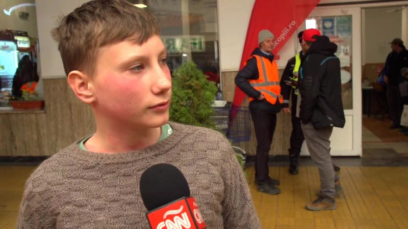Adolescente cuenta el drama que vivió cuando su escuela fue bombardeada en ucrania | cnn