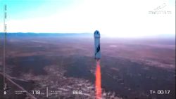 CNNE 1169429 - blue origin llevara a una celebrida fuera de este mundo- mira quien es