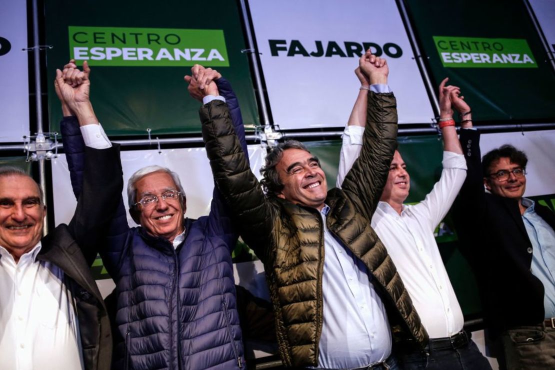 El 13 de noviembre de 2022, Fajardo fue el ganador de la consulta interna Centro Esperanza con unos 720.000 votos. Aquí aparece con los otros precandidatos del centro en Bogotá.