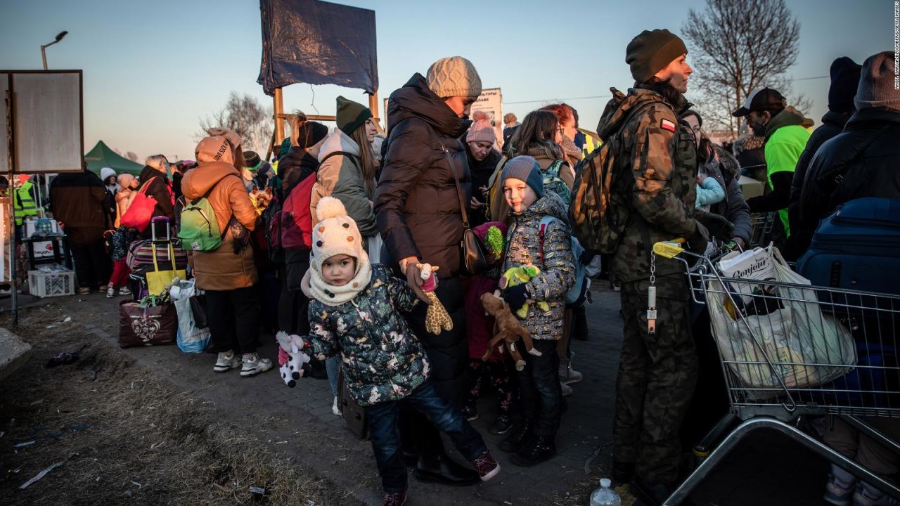 CNNE 1172116 - polonia es el destino preferido de los refugiados