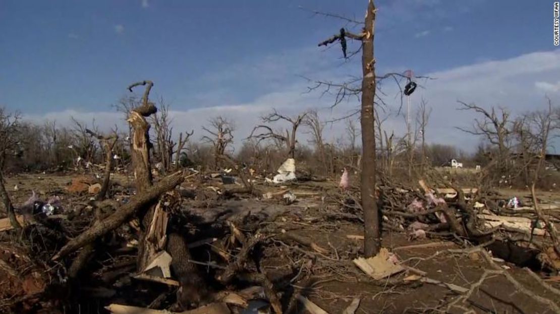 Una fuerte tormenta que causa "daños catastróficos" en dos escuelas de Texas