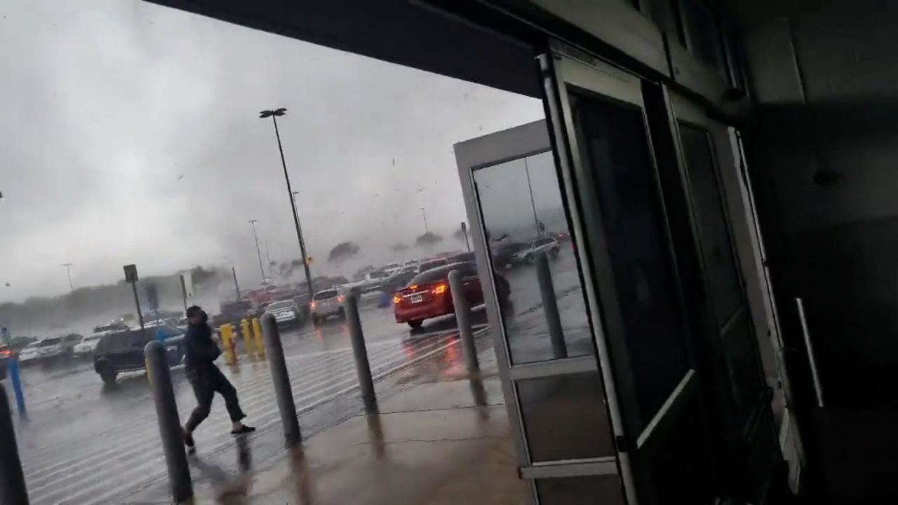 CNNE 1173430 - asi este imponente tornado genero destrozos en texas