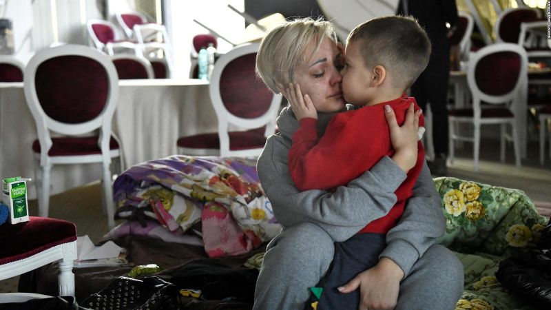 La separación de familias: un impacto directo de la invasión rusa a ucrania | cnn