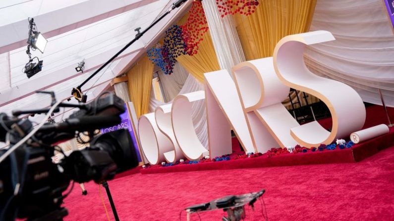 Este domingo es la edición 94 de los premios Oscar. Así pasaron algunas estrellas de la noche en la alfombra roja previa a la ceremonia.