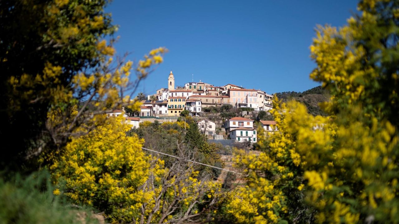 CNNE 1177013 - seborga, el pueblo que suena con ser pais