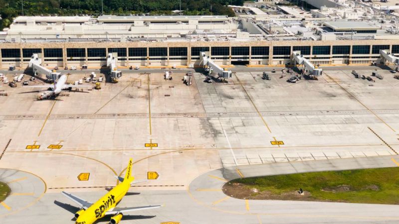 Autoridades de méxico reciben reportes contradictorios sobre detonaciones en el aeropuerto de cancún | cnn