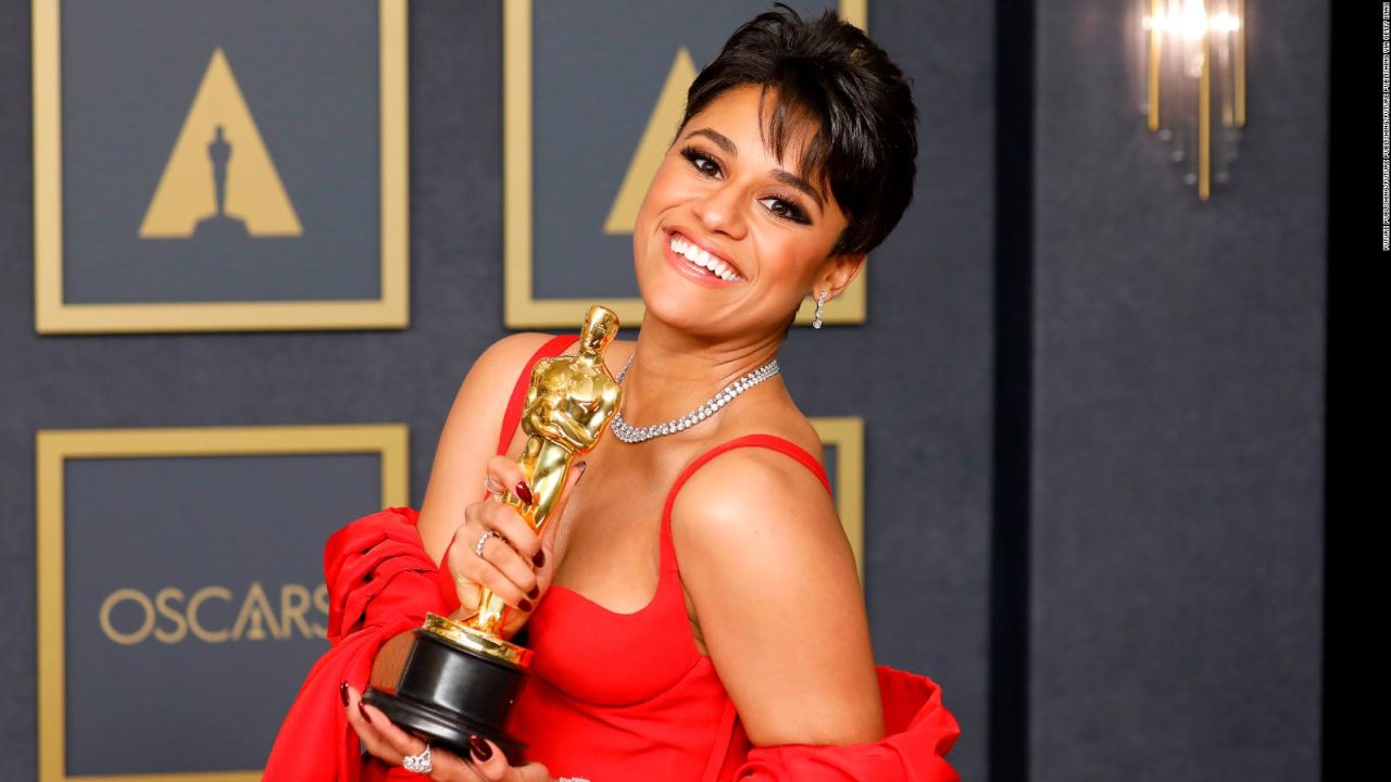 CNNE 1177286 - ariana debose es la primera actriz latina negra y queer en ganar un oscar