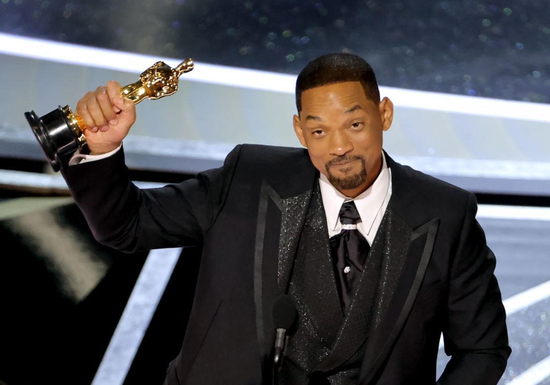 Will Smith acepta el premio a Mejor Actor en un papel protagónico por 'King Richard' en el escenario durante la 94a Entrega Anual de los Premios de la Academia en Dolby Theatre el 27 de marzo de 2022 en Hollywood, California.