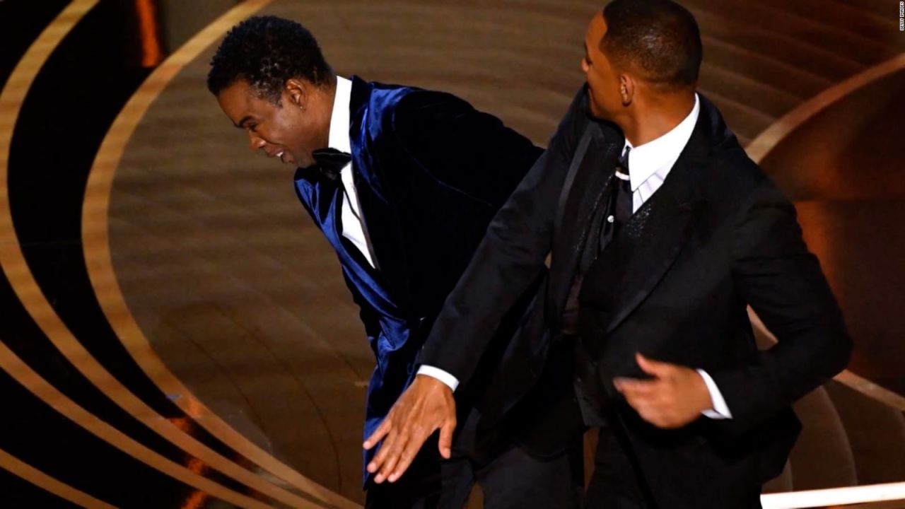 CNNE 1177740 - ¿podria will smith enfrentar cargos por golpear a chris rock?