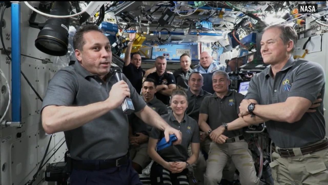 CNNE 1178226 - rusos y estadounidenses, juntos en el espacio