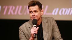 CNNE 1178858 - jim carrey dice que habria demandado a will smith si el fuera chris rock