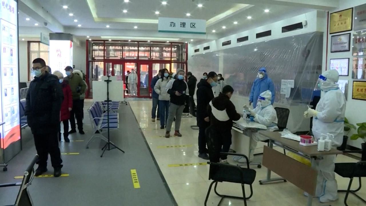 CNNE 1179319 - 25 millones de personas en shanghai estan confinadas por rebrote de covid-19