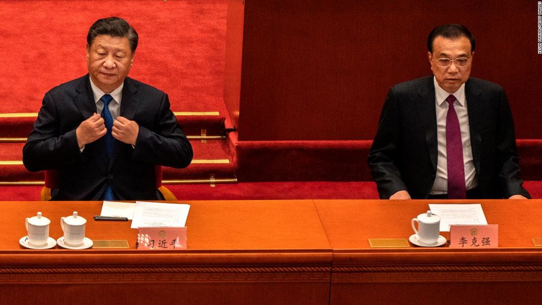 El presidente de China, Xi Jinping (a la izquierda) sentado junto al primer ministro, Li Keqiang, en la Conferencia Consultiva Política del Pueblo Chino, el 10 de marzo, en Beijing.