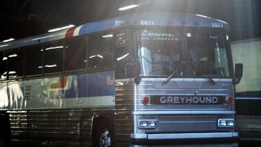 Tiffany y Bridgette se conocieron en una estación de autobuses Greyhound en Sacramento.