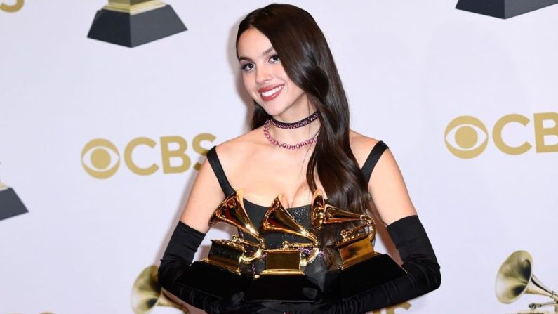 Olivia Rodrigo se llevó tres Grammy: mejor artista nueva, mejor interpretación solista pop, mejor álbum de pop vocal.