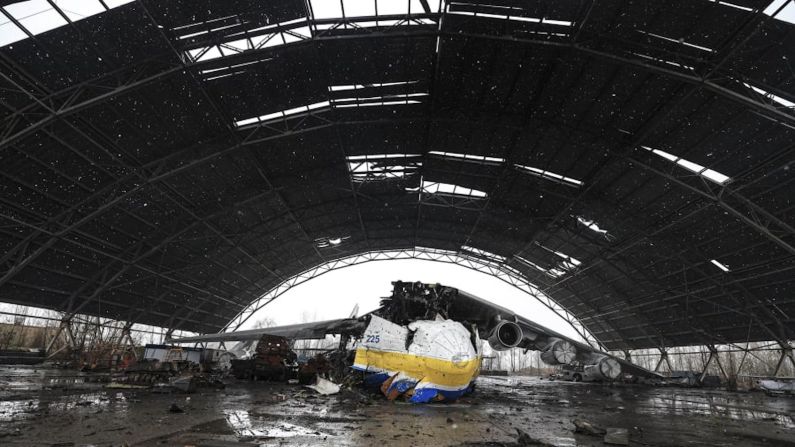 Más allá de la reparación — No está claro cómo fue la destrucción del avión: se se trató de un acto deliberado de sabotaje o si sufrió daños colaterales en la ofensiva para capturar el aeródromo.