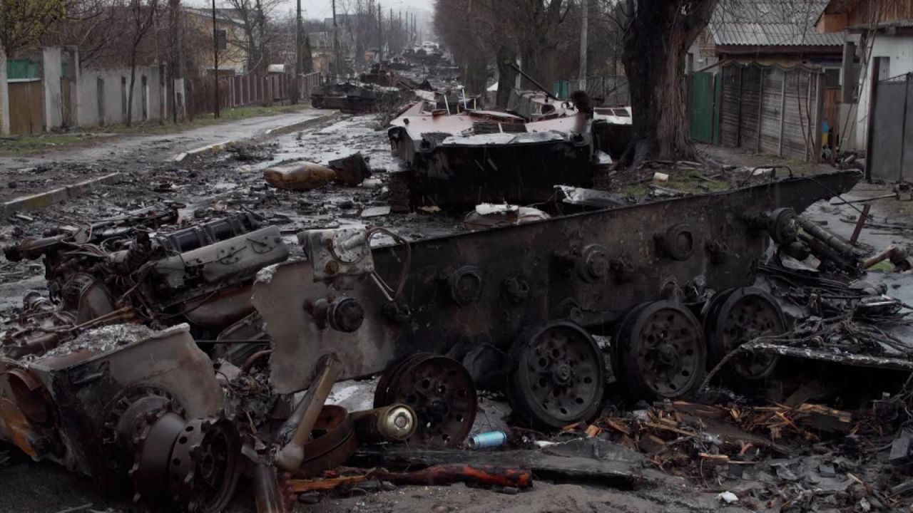 CNNE 1182437 - imagenes de terror en los suburbios de kyiv