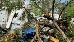 CNNE 1183259 - las tormentas en ee-uu- han provocado 3 muertos y sigue la alerta en el sureste