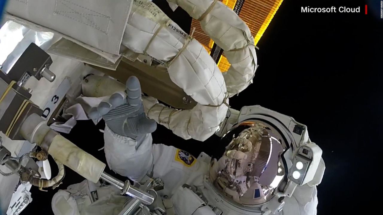 CNNE 1183423 - nasa y microsoft estan a cargo ahora de la seguridad de astronautas