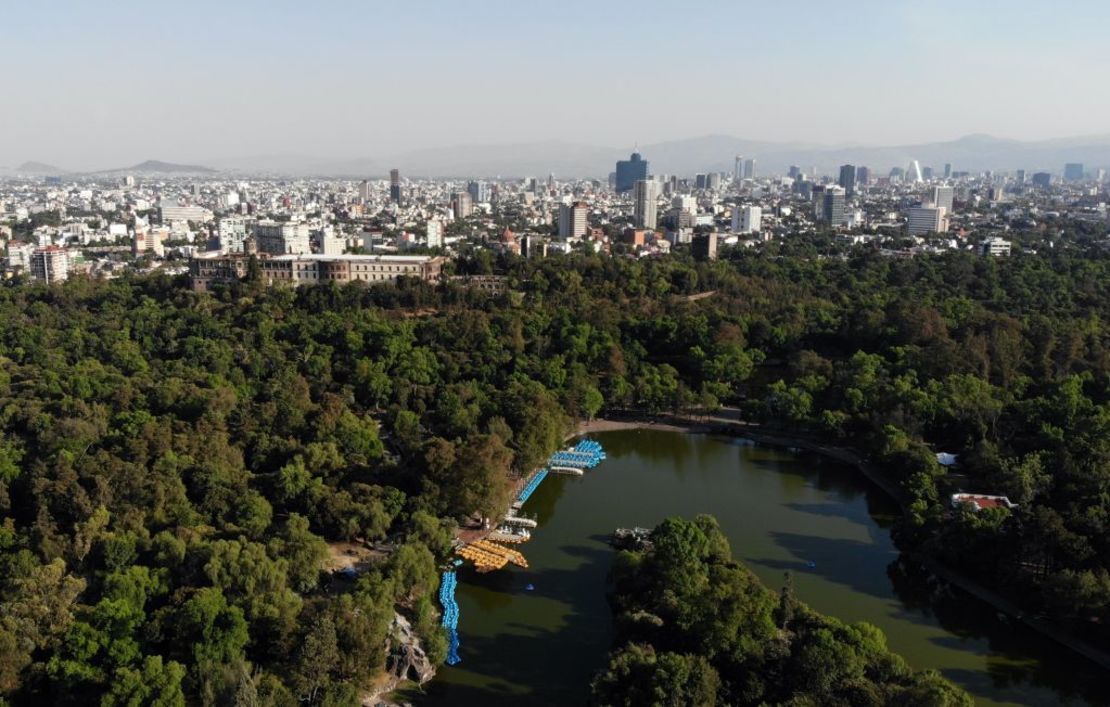 Vista aérea del Bosque de Chapultepec en la Ciudad de México el 24 de marzo de 2020.