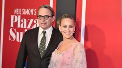 CNNE 1184299 - sarah jessica parker da positivo por covid-19 y cancelan obra de broadway