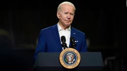 CNNE 1186007 - biden, pendiente de investigacion del tiroteo en brooklyn