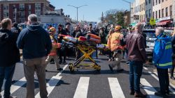 CNNE 1186213 - panico en brooklyn- las imagenes del tiroteo en el metro