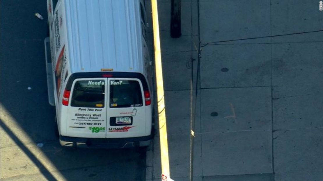 Las autoridades encontraron un camión U-Haul en Brooklyn que se sospecha que está relacionado con el tiroteo en el metro.