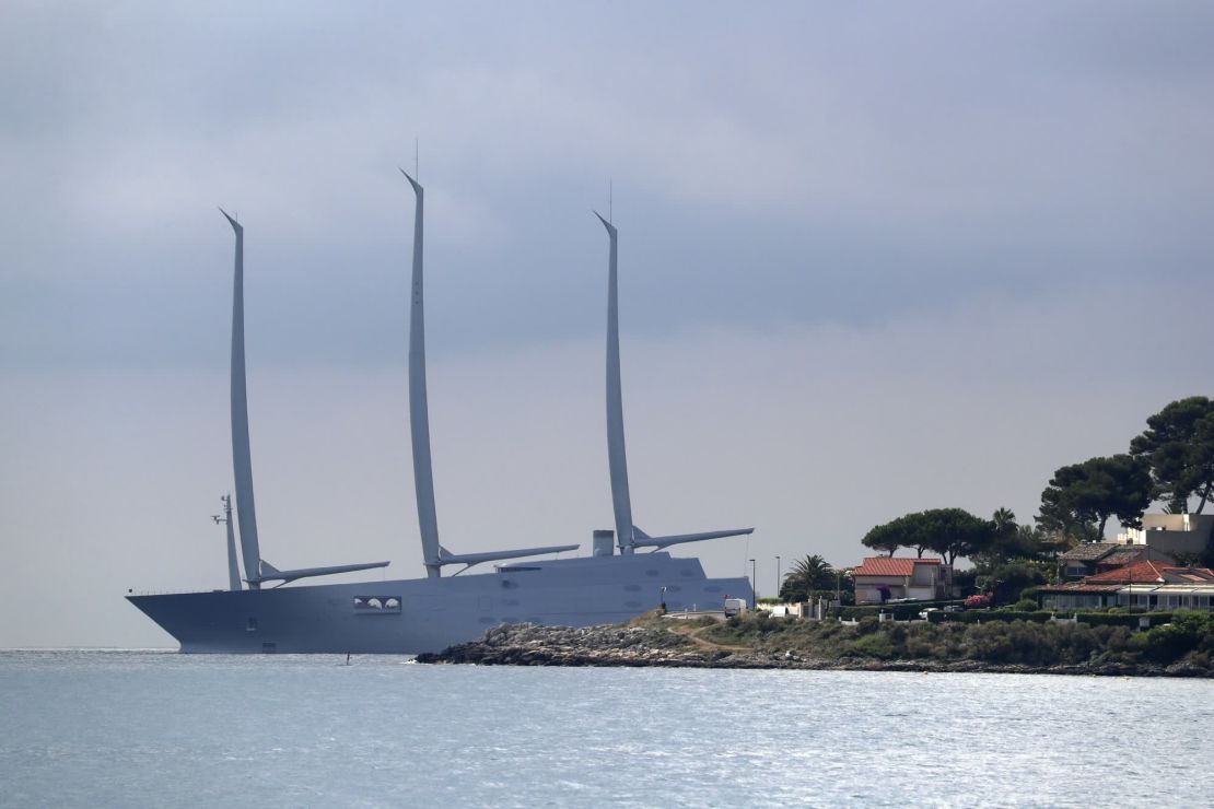 "Sailing Yacht A" cerca de la ciudad de Antibes, en la Riviera francesa, en julio de 2020. Crédito: Valery Hache/AFP/Getty Images