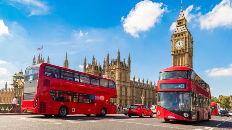 Londres: La capital del Reino Unido se situó en el primer puesto del ranking mundial de infraestructuras turísticas, gracias en parte a esos célebres autobuses rojos. Crédito: Figurniy Sergey/Adobe Stock