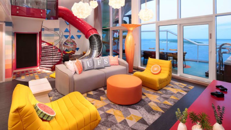 Ultimate Family Suites de Royal Caribbean: tal vez la mayor diversión que tendrás en la intimidad de tu propia suite en el mar, la Ultimate Family Suite del Wonder of the Seas es un penthouse de dos pisos. ¿El precio? Desde US$ 19.000 por suite, por viaje. Crédito: Royal Caribbean