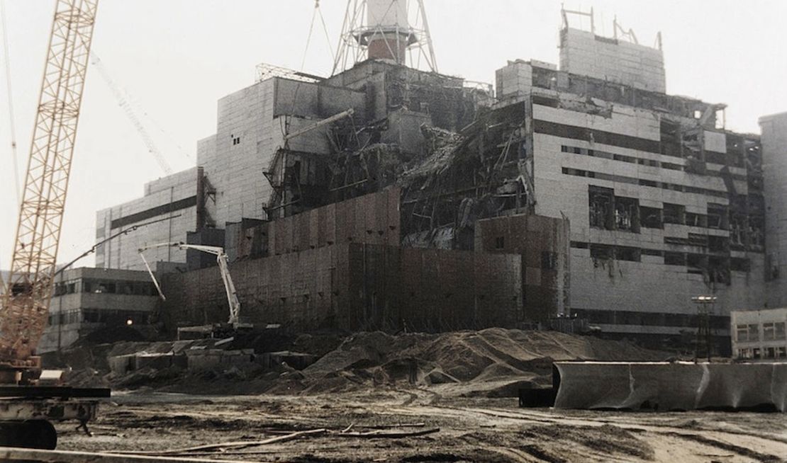 Un reactor en la planta de energía de Chernobyl explotó el 26 de abril de 1986, liberando grandes cantidades de radiación a la atmósfera.