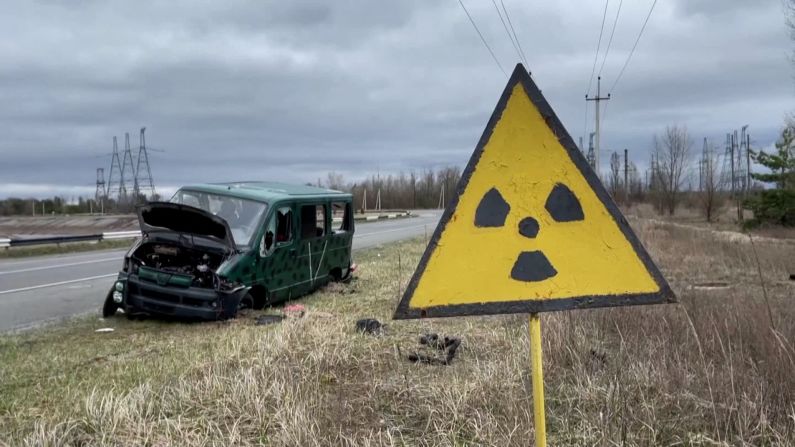 El área alrededor de Chernobyl, a saber, el Bosque Rojo, sigue siendo el área con mayor contaminación nuclear del planeta, con la mayoría de las partículas radiactivas presentes en el suelo.