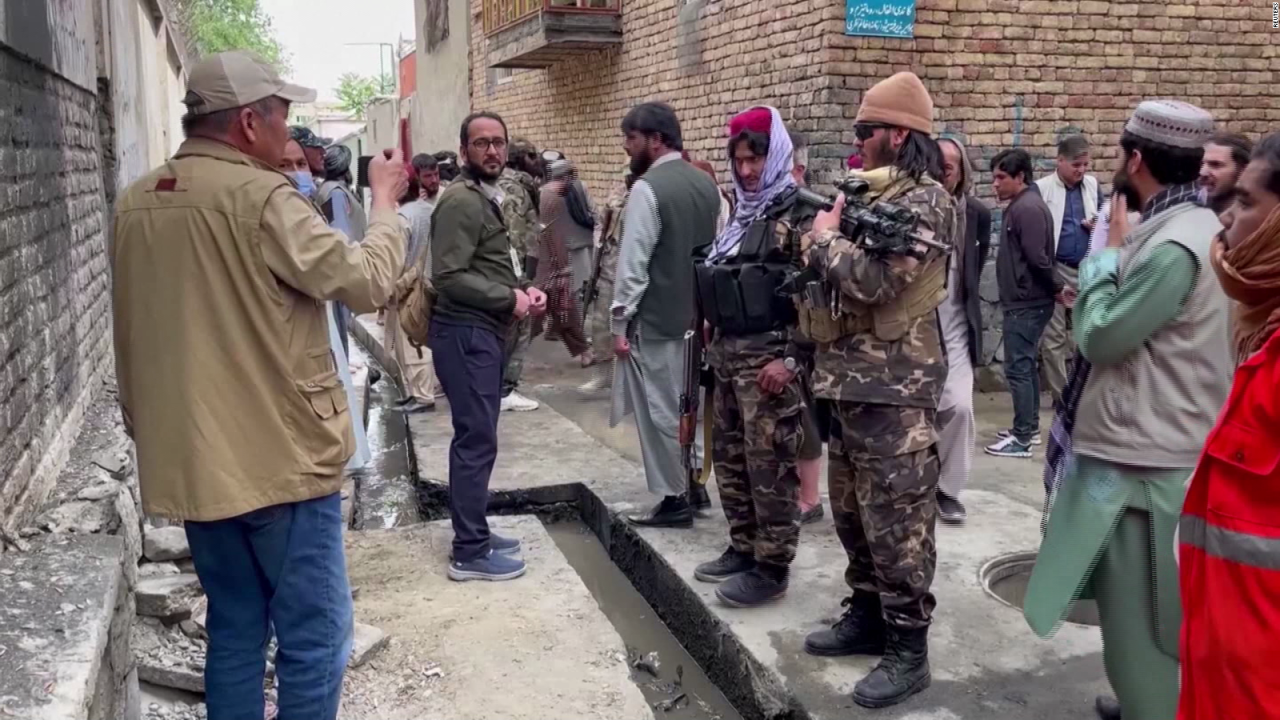 CNNE 1190648 - muertos y heridos tras ataques en centros escolares de kabul