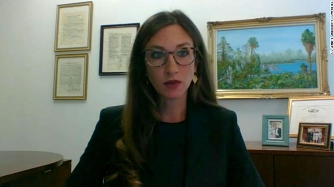 Kathryn Kimball Mizelle responde preguntas del Comité Judicial del Senado durante una reunión virtual en septiembre de 2020.