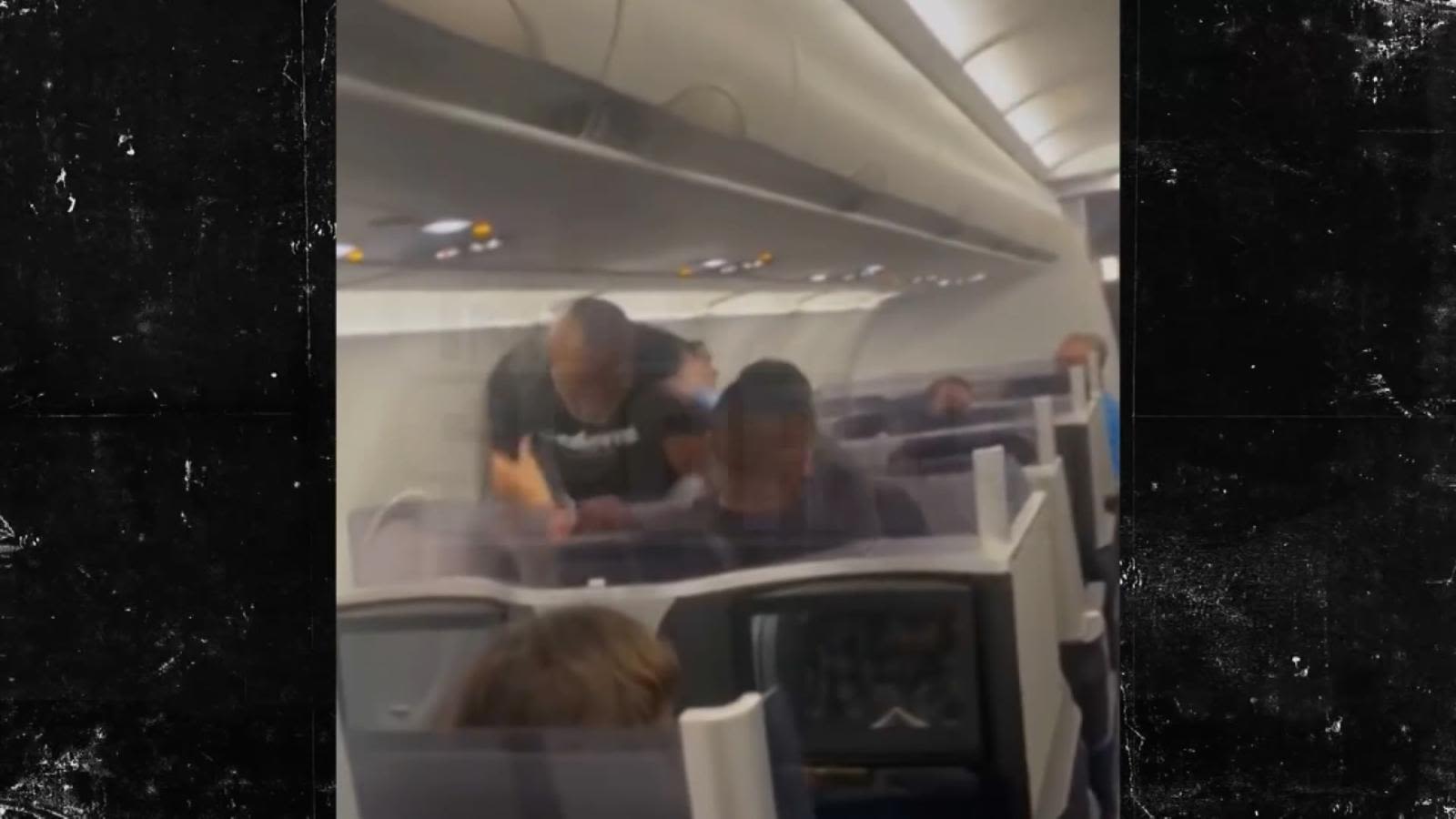 Mike Tyson golpeó a un pasajero en un avión: mira el video y conoce los  detalles