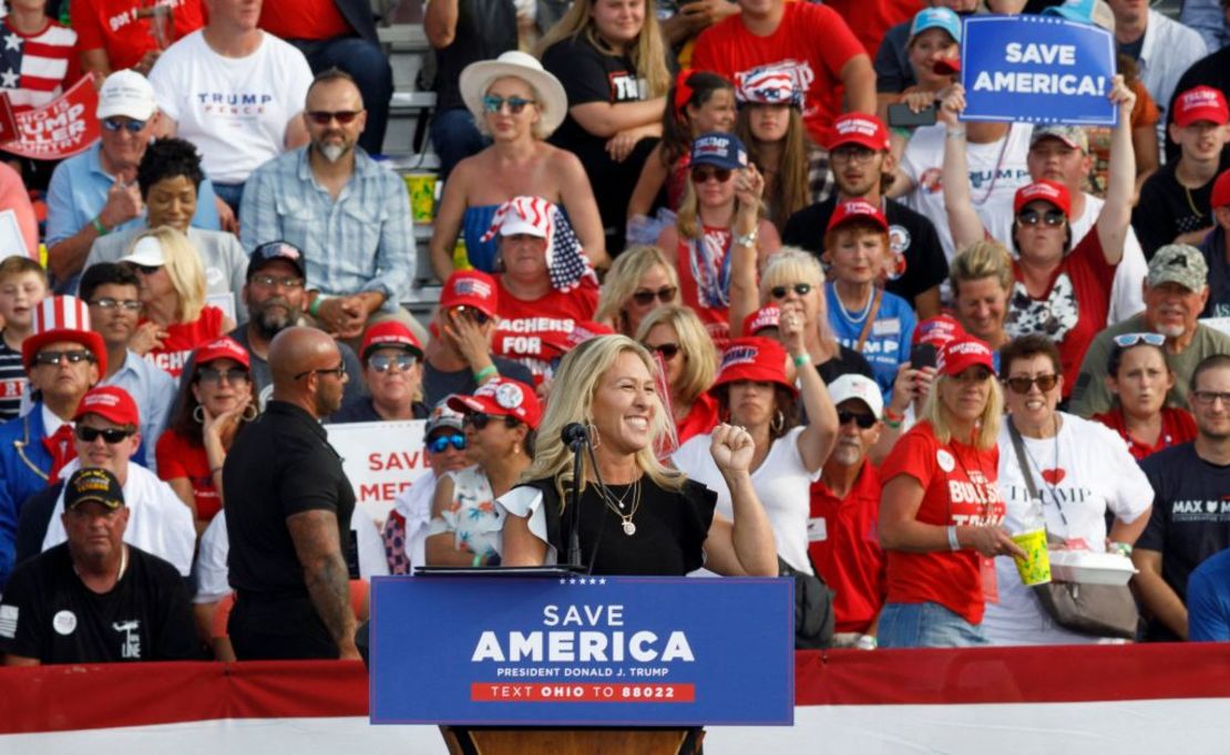 Marjorie Taylor Greene durante un mitin de campaña de Donald Trump en Wellington, Ohio, el 26 de junio de 2021.