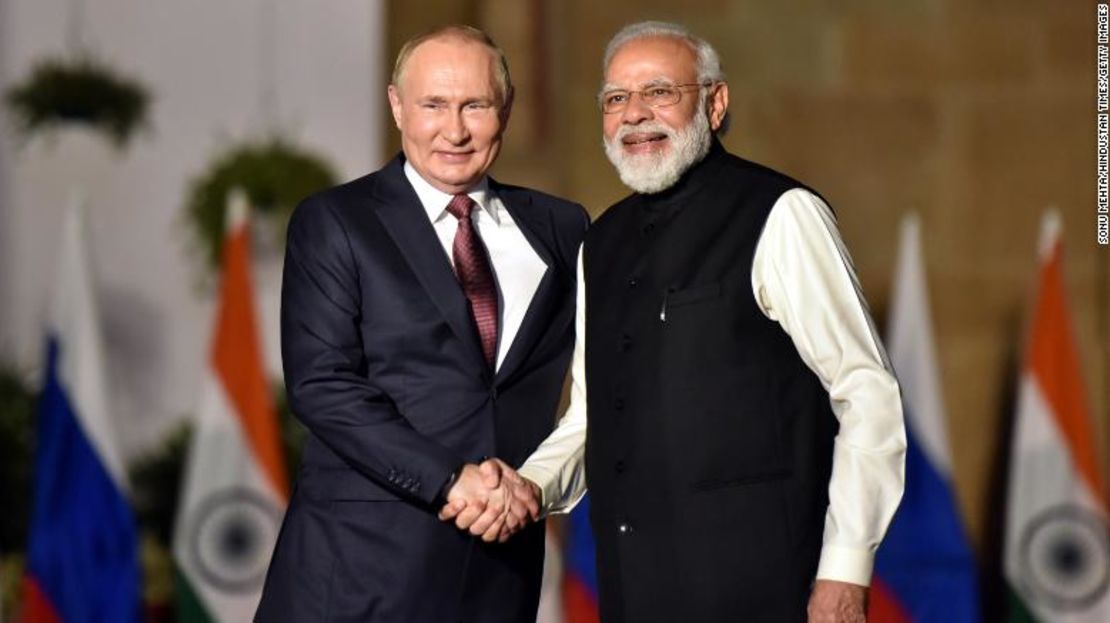 El presidente de Rusia, Vladimir Putin, se reúne con el primer ministro indio Narendra Modi en la Casa de Hyderabad en Nueva Delhi, el 6 de diciembre de 2021.